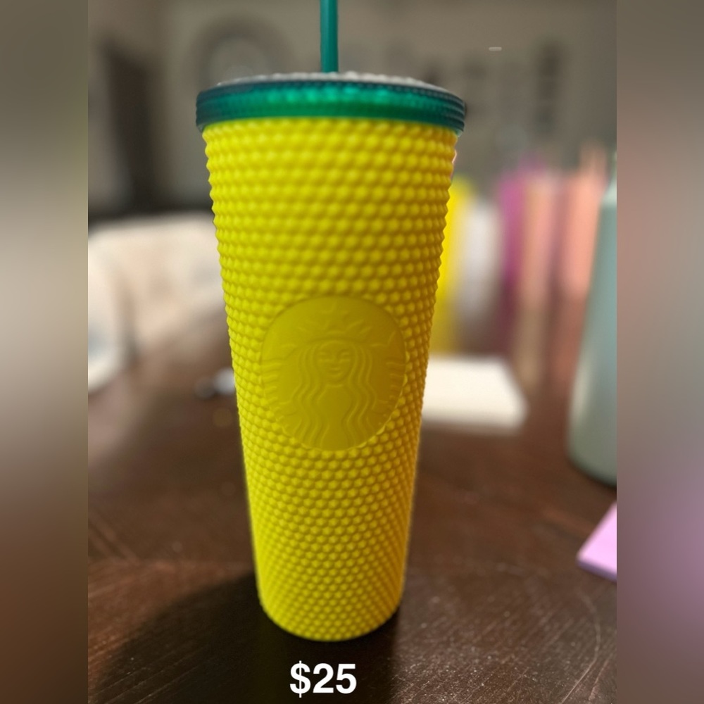 ‼️SOLD‼️Starbucks Cup - ON LEFT NO TAGS available